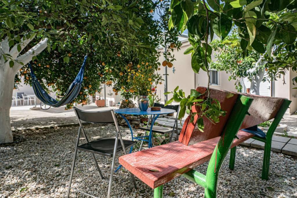 Olga's Organic Garden For A Couple! With Wifi & Ac Holiday home